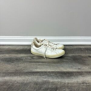 Veja‎ Cream Leather Sneakers